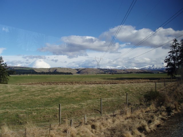 wide open space in the kiwi countryside, south island