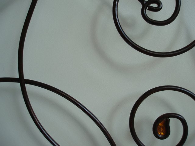 arabesque metal shapes