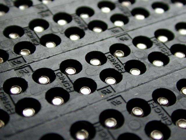 terminal connection strip screws arranged in rows