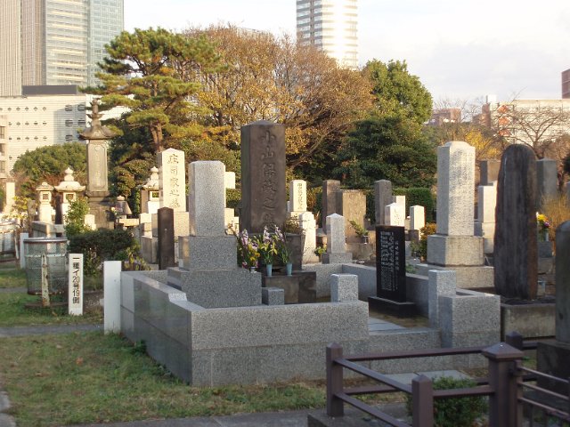 graves in tokyo